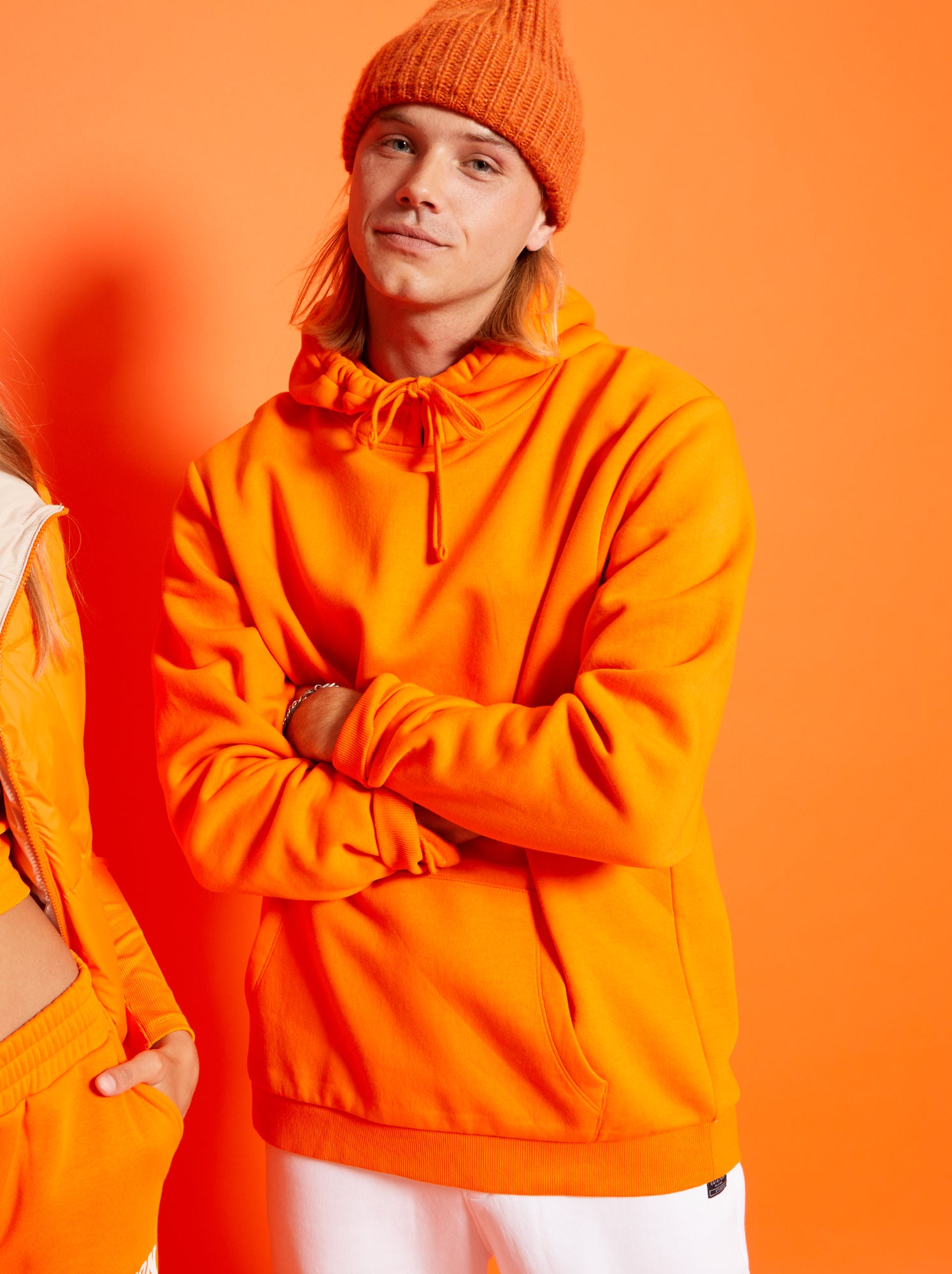 sudadera-naranja-562sbf-1.jpg